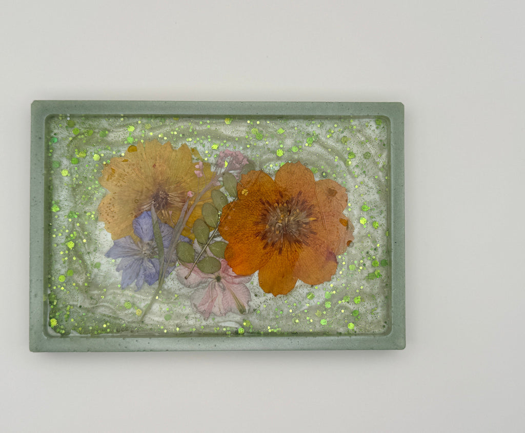 Pressed Garden Flower Resin Tray